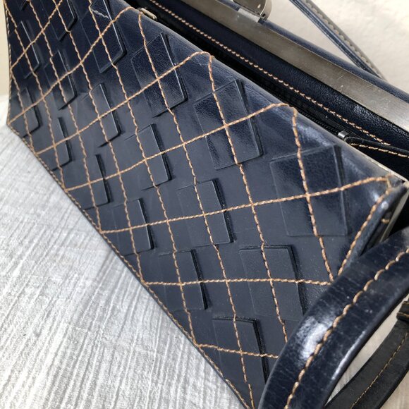 Lovely, Vintage "Sondra Roberts New York" Leather Purse - Picture 11 of 13